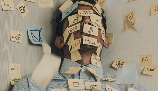 未処理の状態を表す「olla rästissä」の意味と使い方