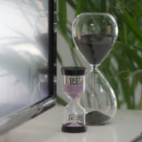 フィンランド語の「vähän aikaa」と「vähäksi aikaa」の違いはなに？